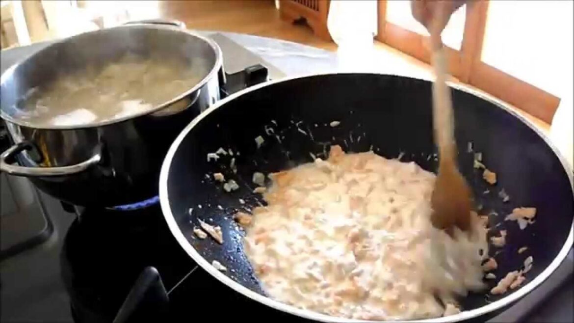 Pasta with salmon (Farfalle al salmone) Pasta with salmon (Farfalle al salmone)