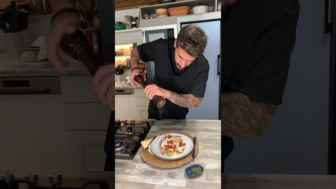 Greek Feta Fried Egg | Akis Petretzikis Greek Feta Fried Egg | Akis Petretzikis