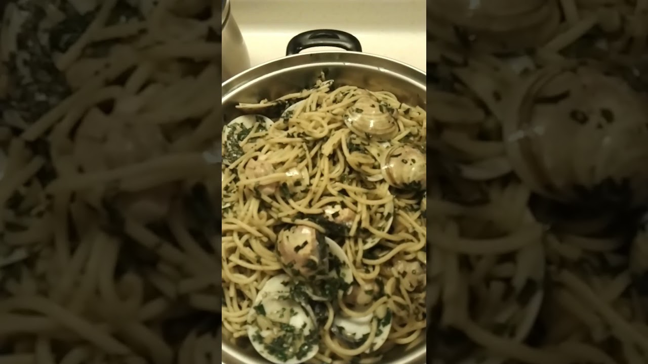Pesto pasta with clams Dining and Cooking