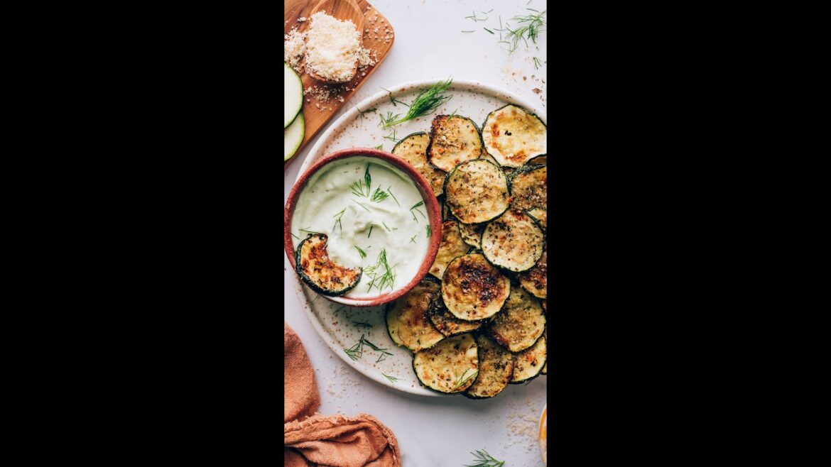 Baked Zucchini Slices with Vegan “Parmesan” | Minimalist Baker Recipes Baked Zucchini Slices with Vegan "Parmesan" | Minimalist Baker Recipes
