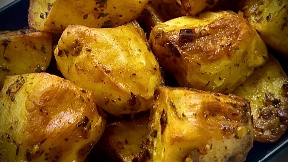 A Great Potato Side Dish Option for Your Table | Roasted Garlic Butter Potatoes