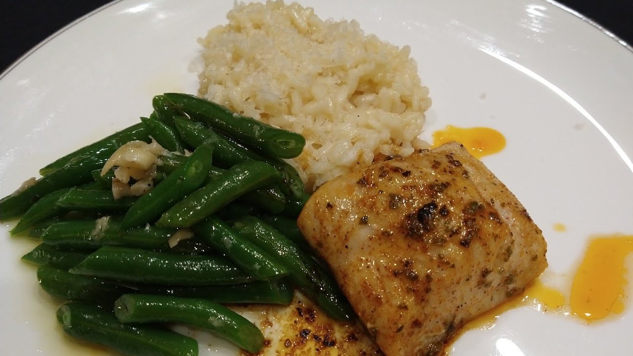 11.14.23 So What's For Dinner? Garden salad, broiled mahi mahi filet