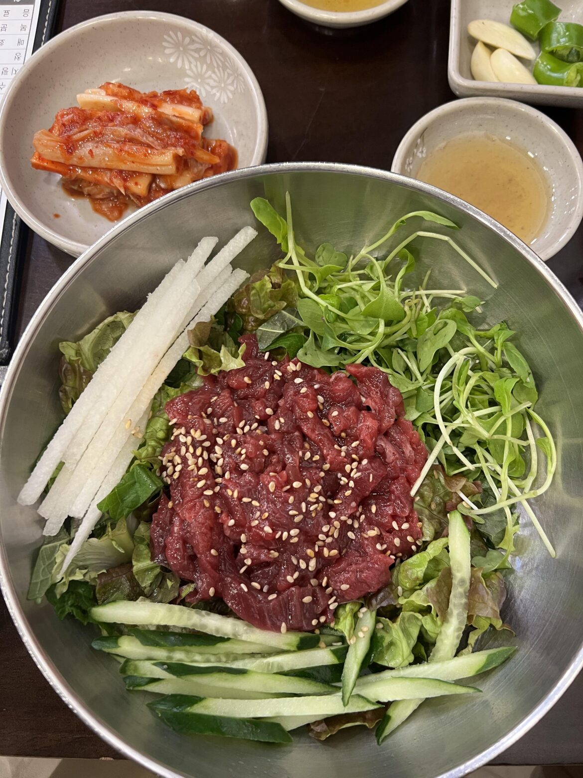 Yukhoe bibimbap