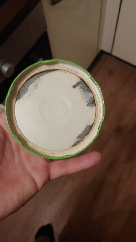 Is there a way to fix this lid?