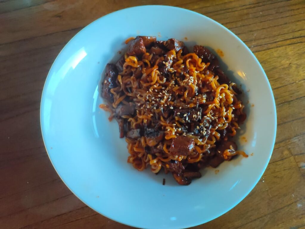 My first cursed 2x buldak dish wasn't too well received, so here's a (hopefully) less controversial one