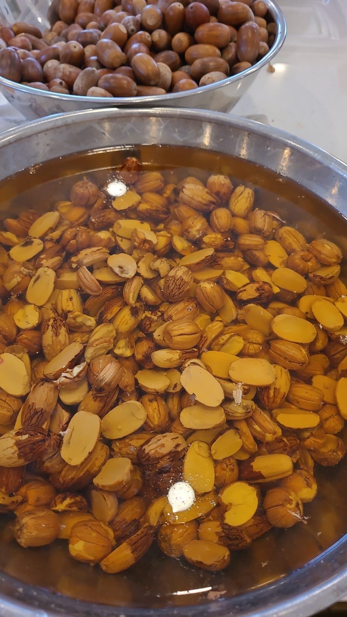 Any tips for making acorn flour (도토리 가루)?