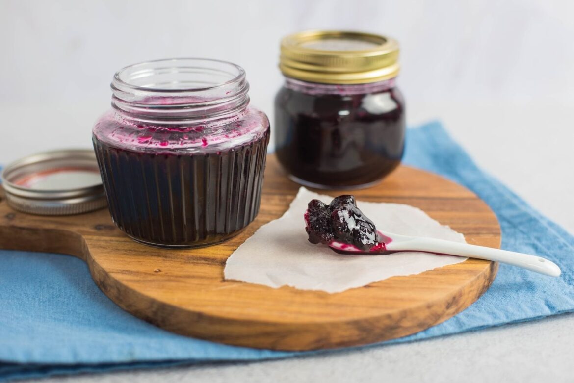 Blueberry jam with liquid pectin? Blueberry jam with liquid pectin?