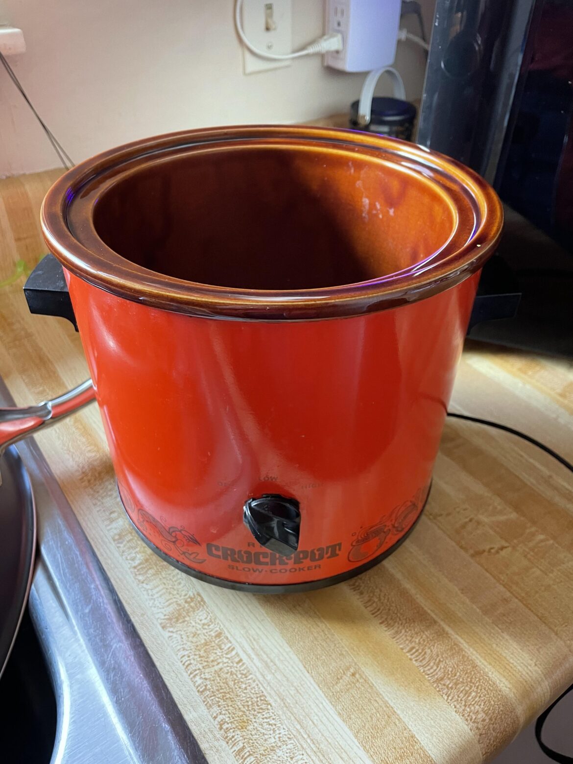 Vintage crock pot