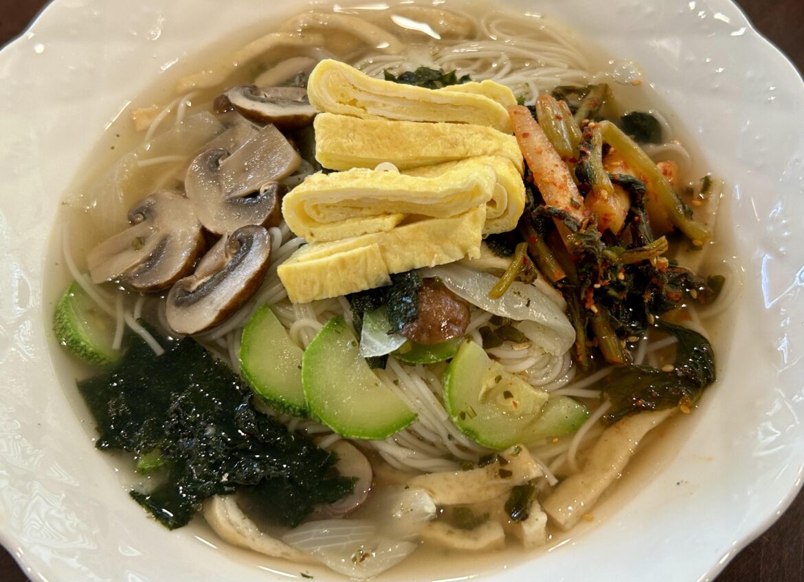 My mom’s janchi guksu