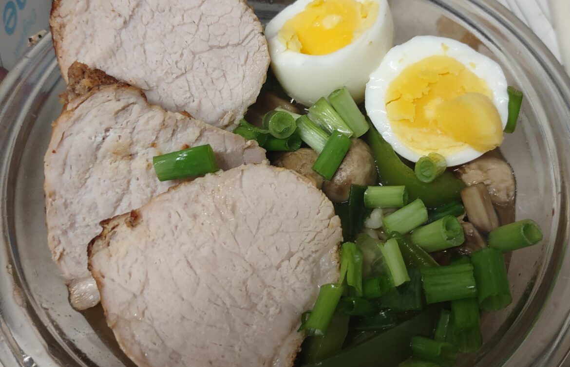 Long time lurker, first time poster. Just made pork shio ramen.