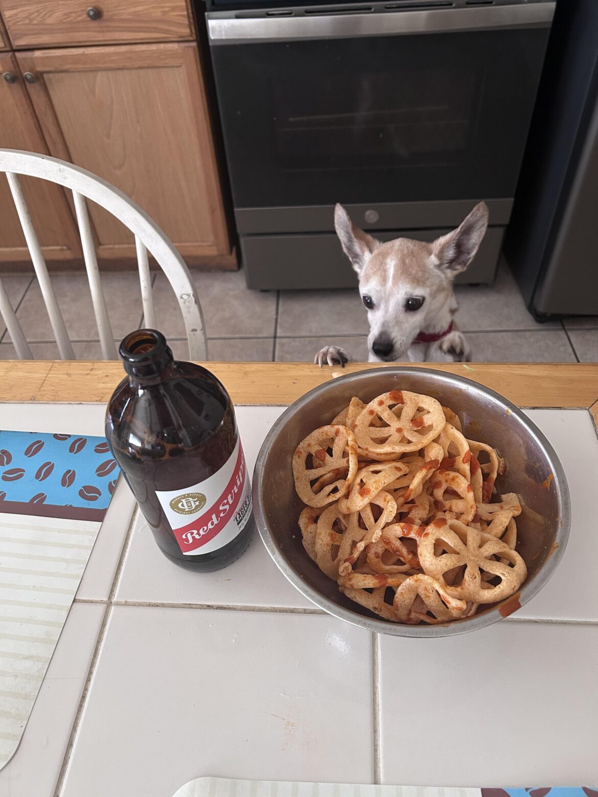 Do any bars in LA serve chicharrones de harina? My fav beer snack.