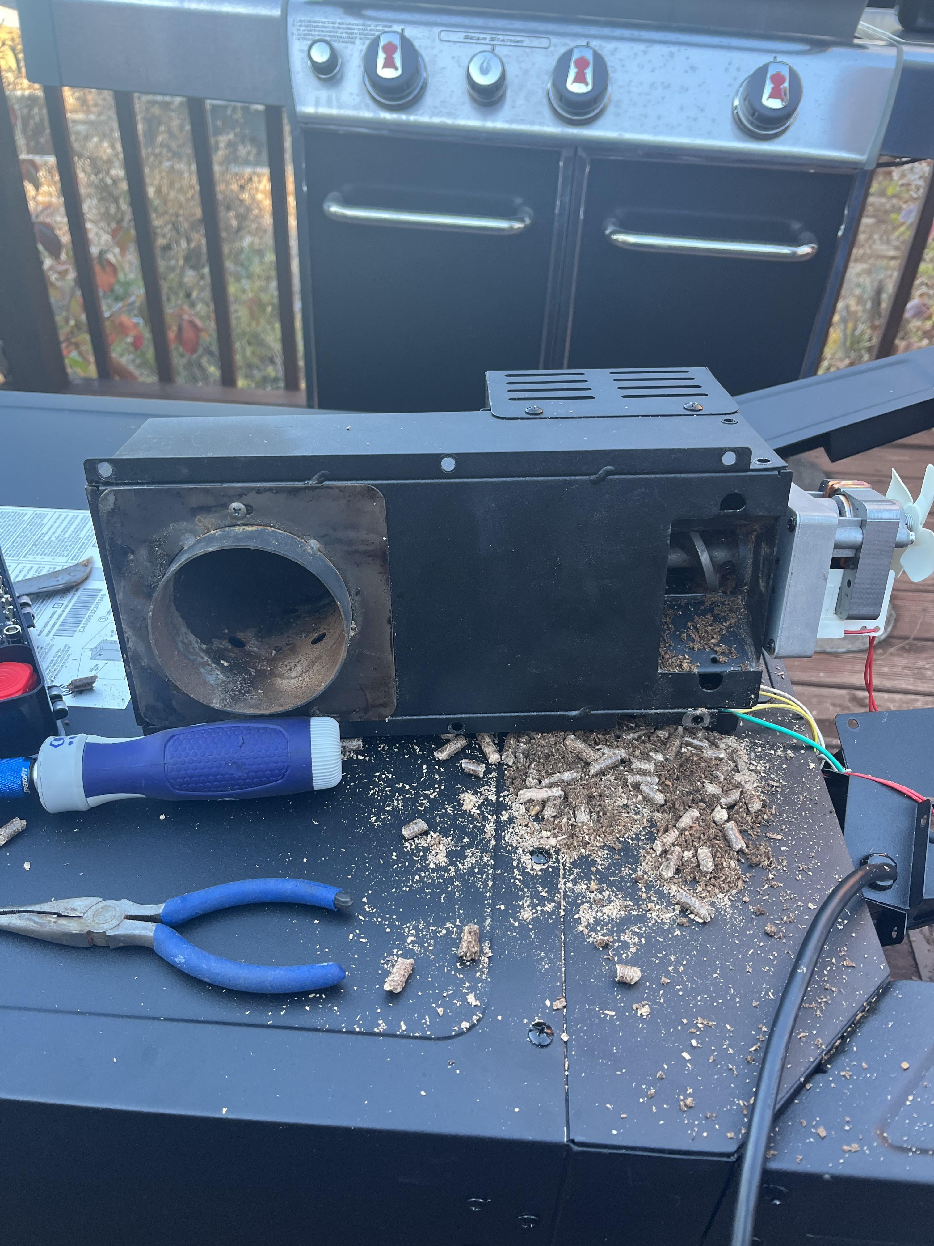 A day before Thanksgiving I discovered the auger of my smoker is jammed