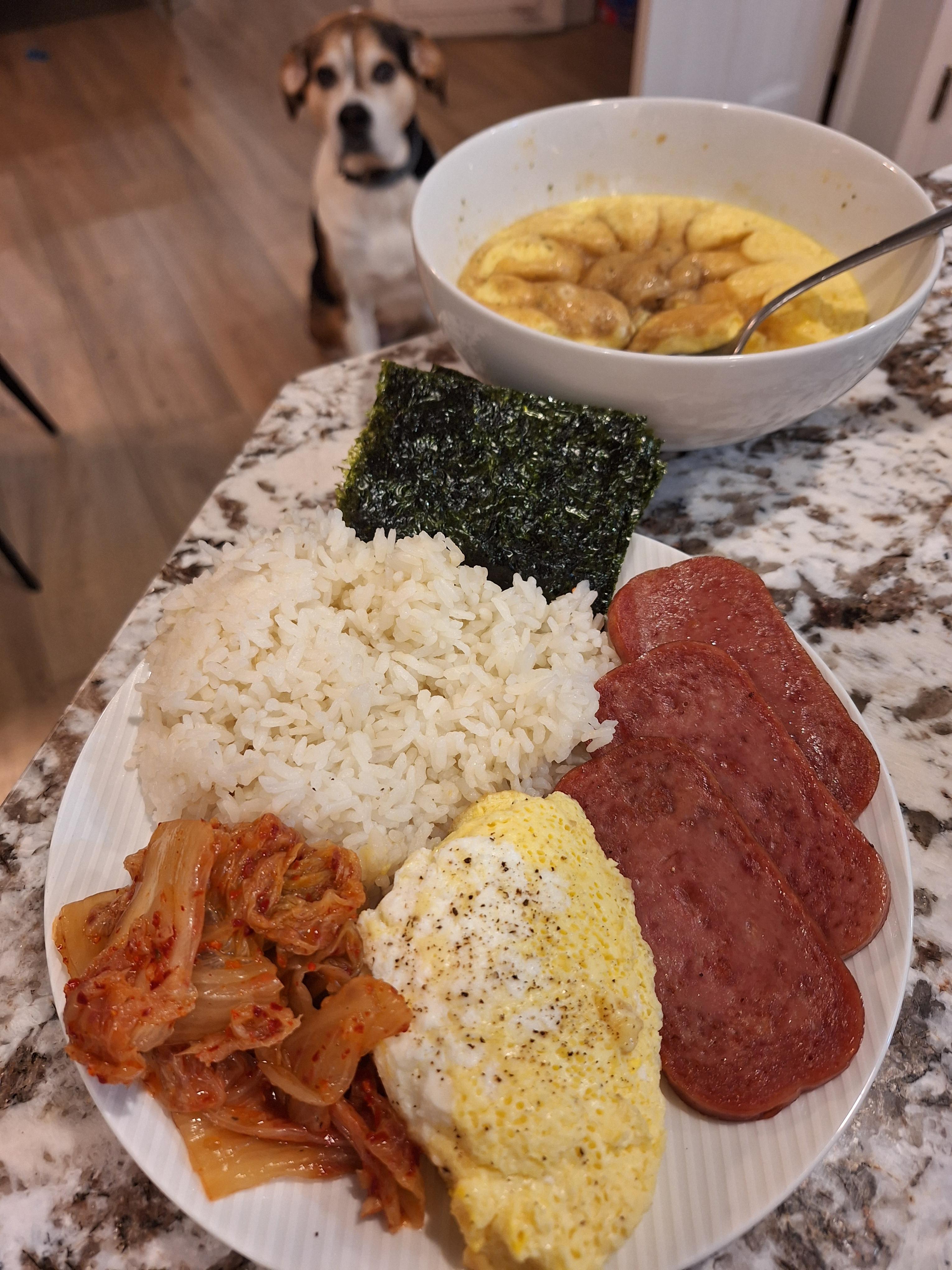 Spam, steamed eggs, kimchi, rice, and seaweed [homemade] Dining and Cooking