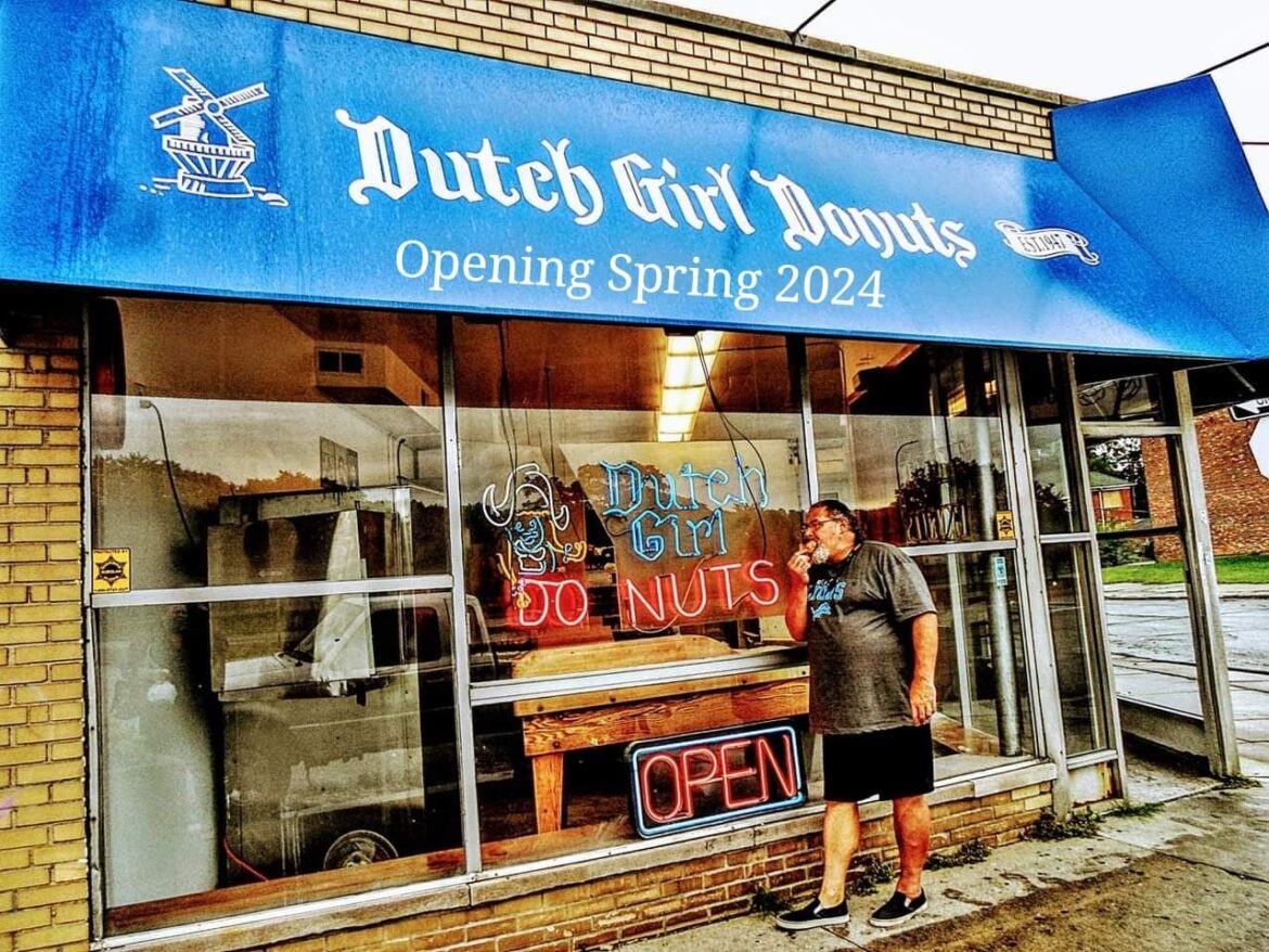 Every Online Detroit site a Newspaper has announced Dutch Girl Donuts reopening today all within a few hours of each other. Can you say a slow news day. Over a dozen sites Wow