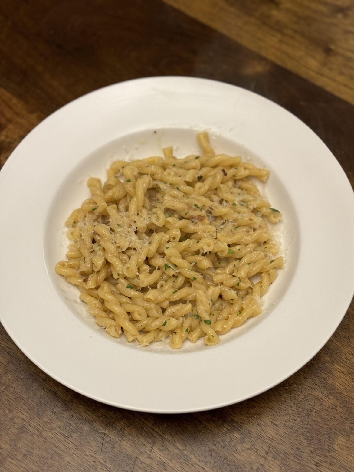 Pasta with Olive Oil and Three Flavors of Garlic