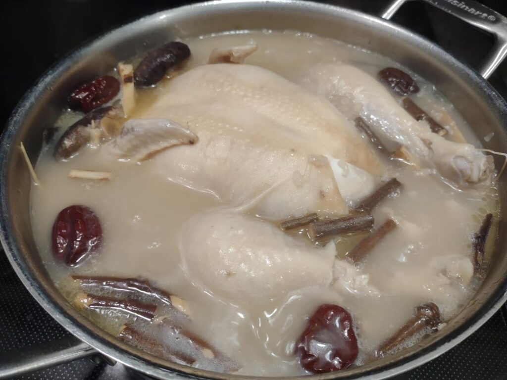 Our Thanksgiving main, samgyetang! I know it's usually a summer dish, but it's a perfect fit for a Korean-American Thanksgiving