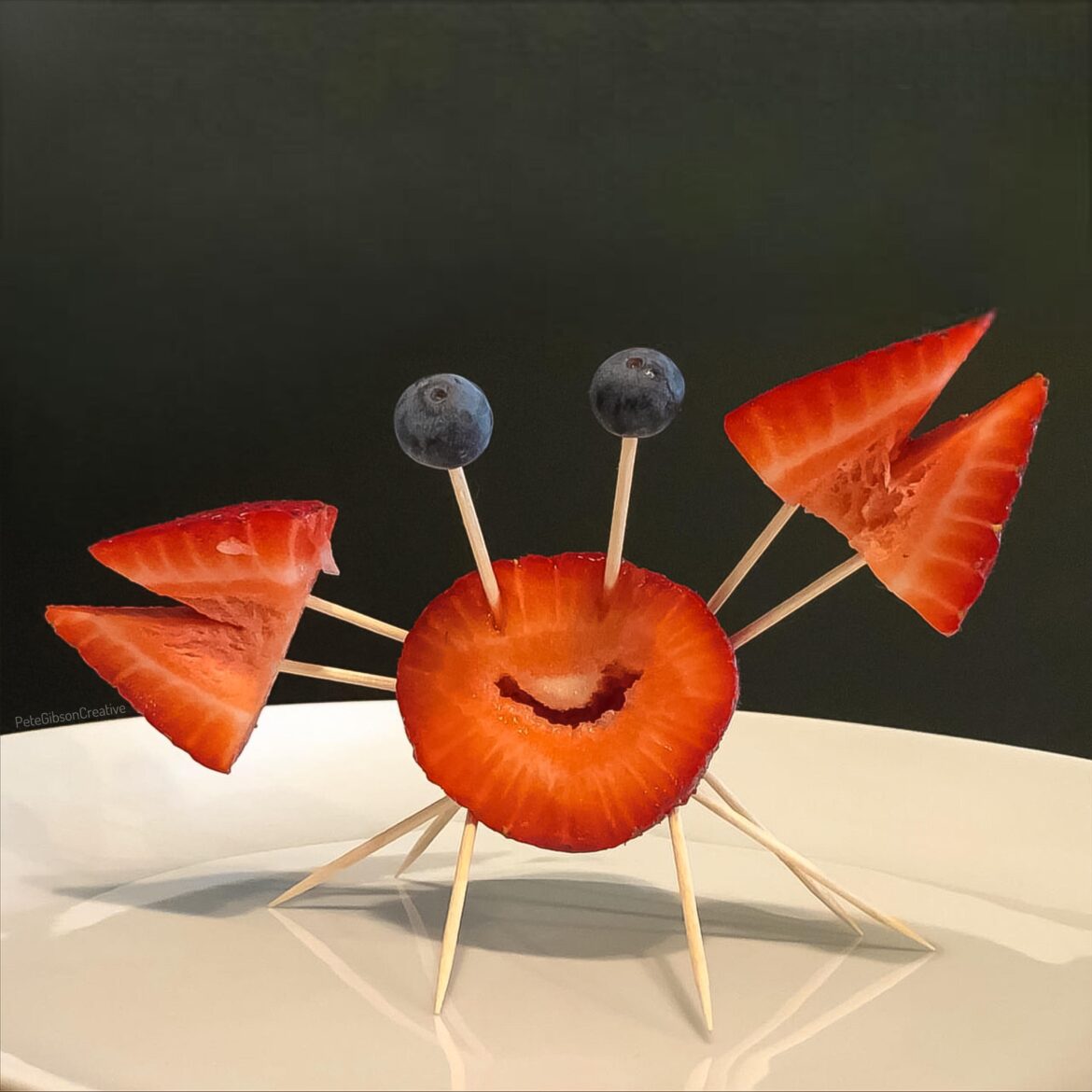 I made this fruit crab for my son. He loved it, regardless of its minimalism