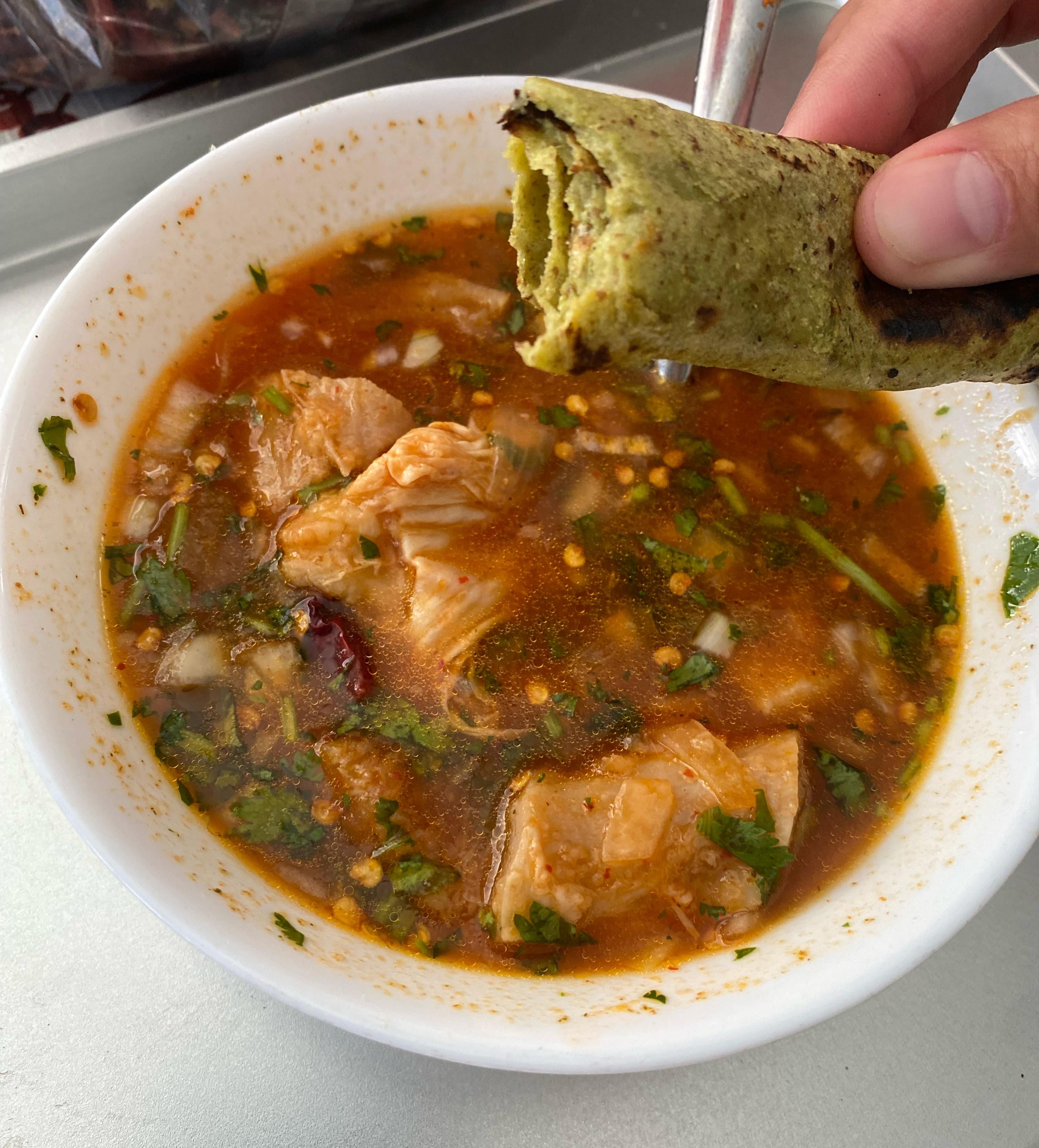 Un menudo con tortillas hechas a mano! Love coming to parents! Dining