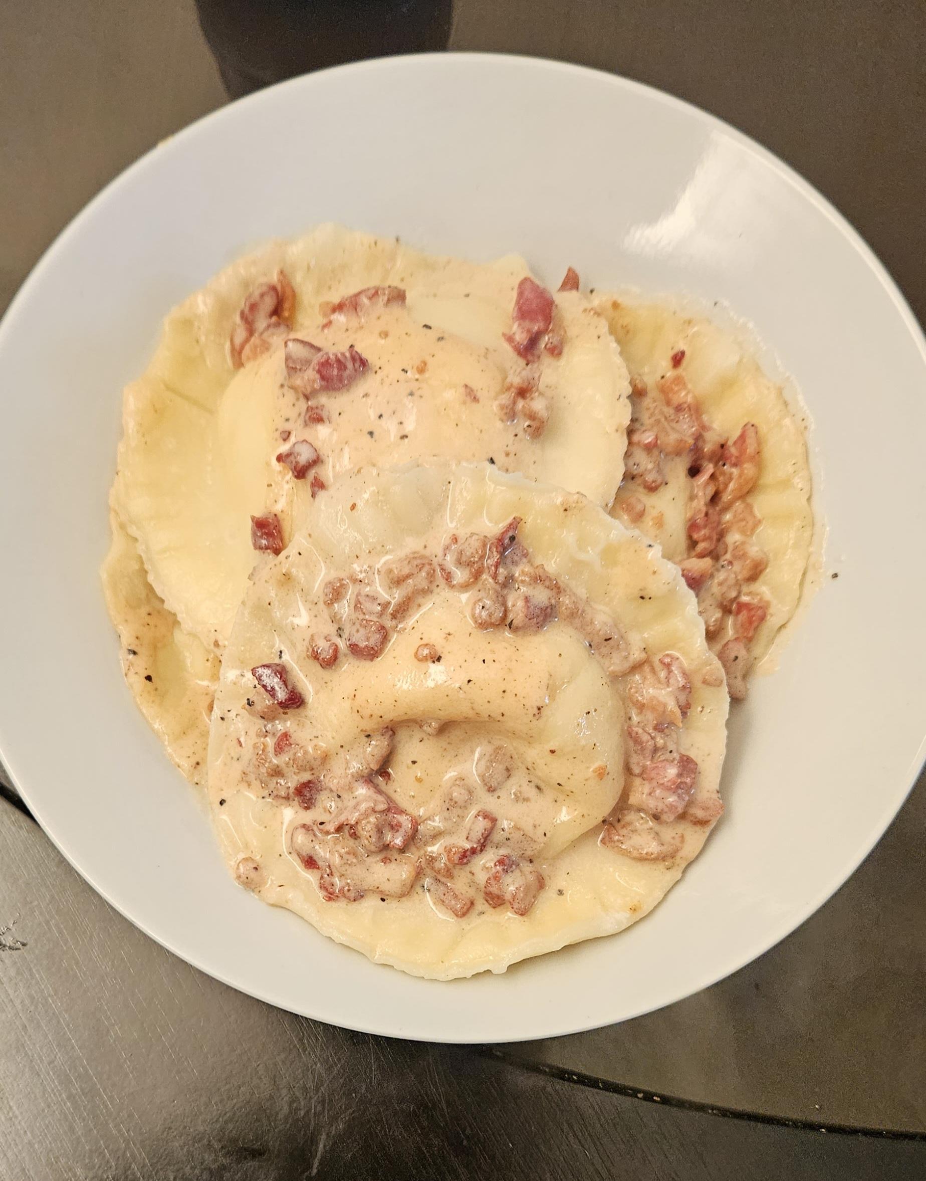 Ricotta Ravioli w/Pancetta and Pepper creme sauce (fresh made pasta