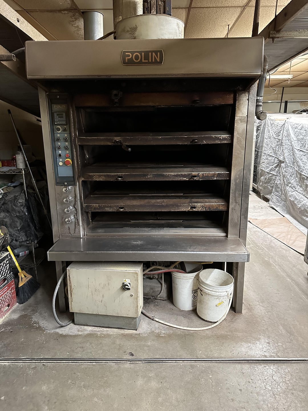 Introducing the Polin Quadruple Deck Oven. Dining and Cooking