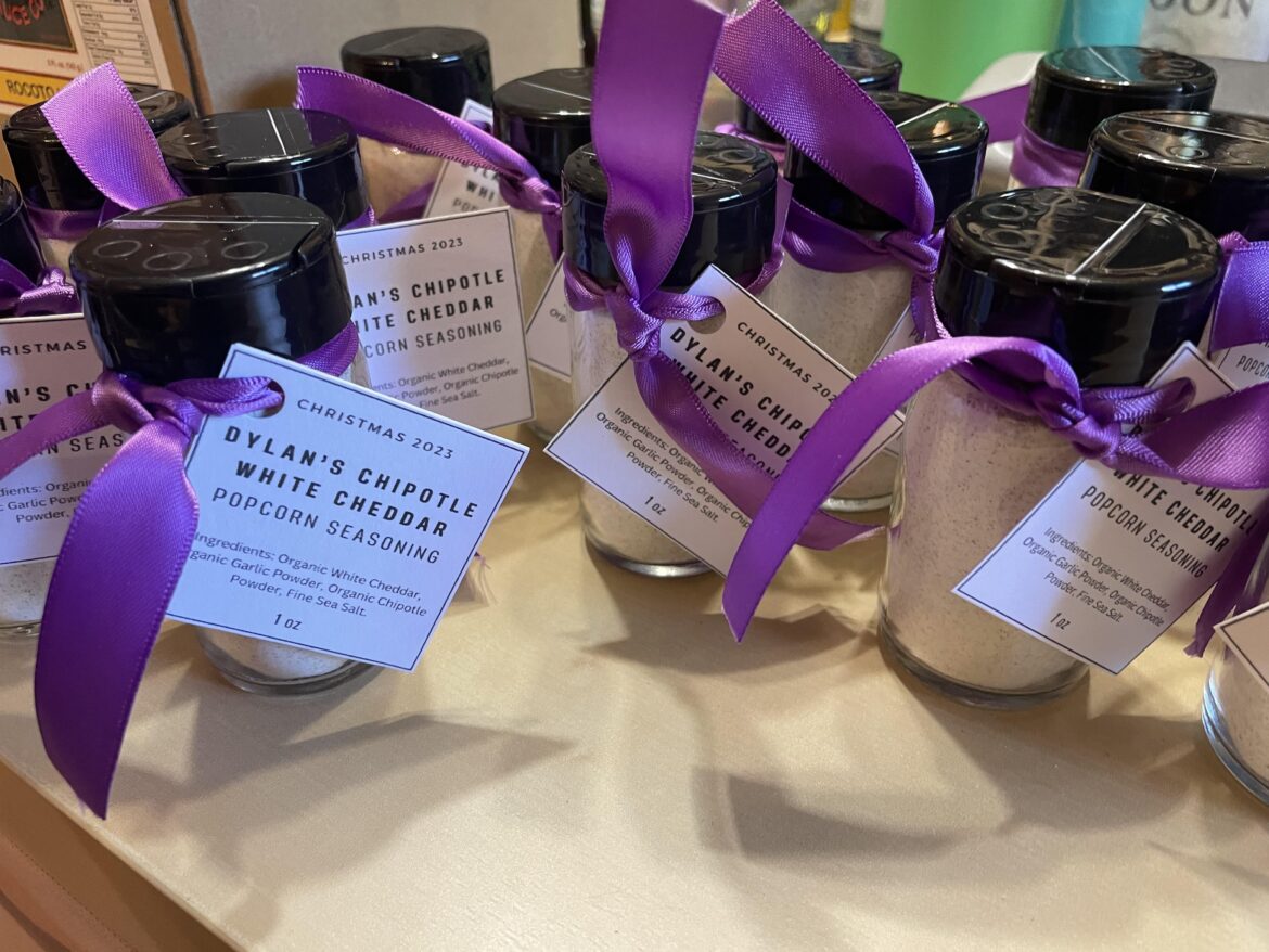 Homemade gift for my extended family - (mildly) spicy popcorn seasoning