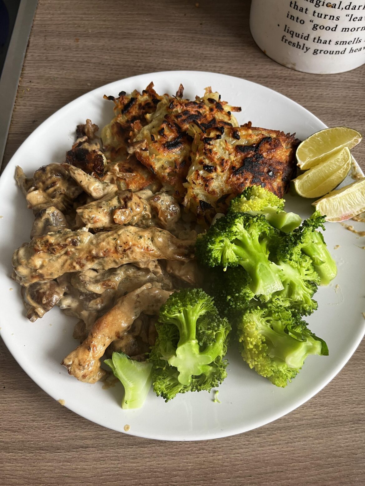 Geschnetzeltes (smashed potatoes on the grill basically) with chicken and brocoli