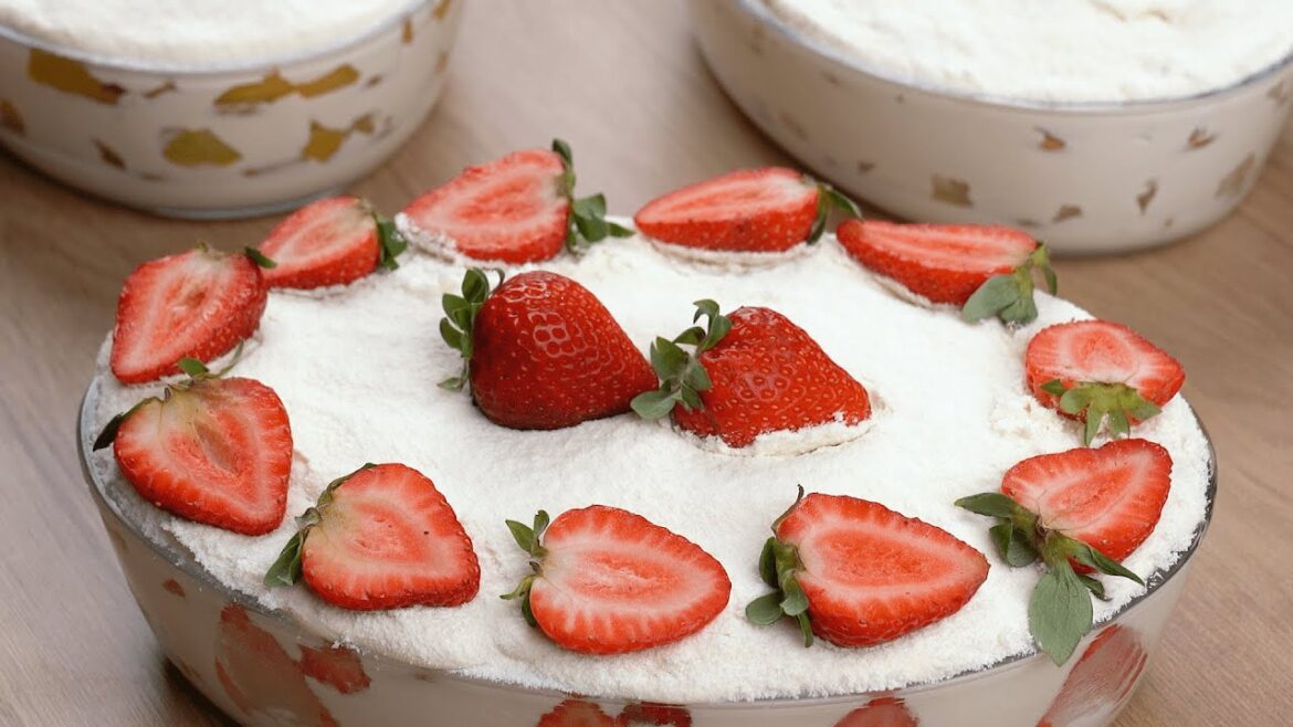 Easy and cost-effective trifle, with a base cream you can make It of various flavors