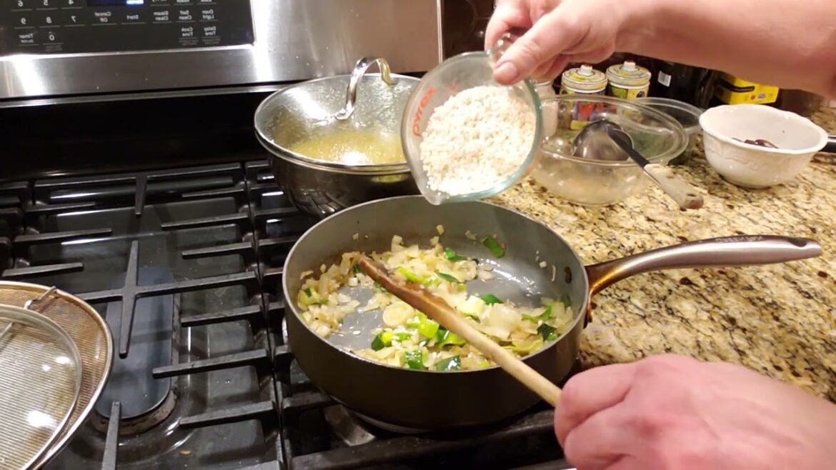 How to Make Creamy Mushroom Risotto (Italian Style)(2)