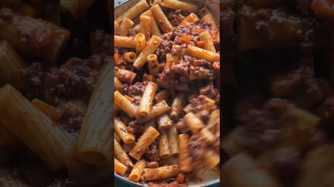 Tofu Ragu Rigatoni #shorts #pasta #veggiepasta #30daysofvegan