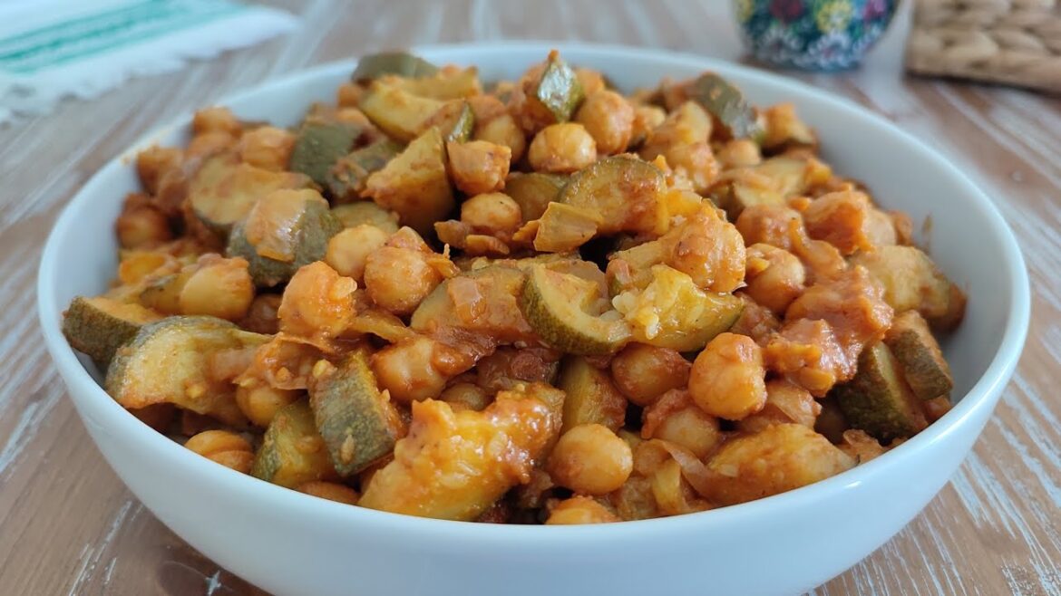 Probably the easiest chickpea recipe! Chickpea and zucchini dinner recipe | Easy and delicious!