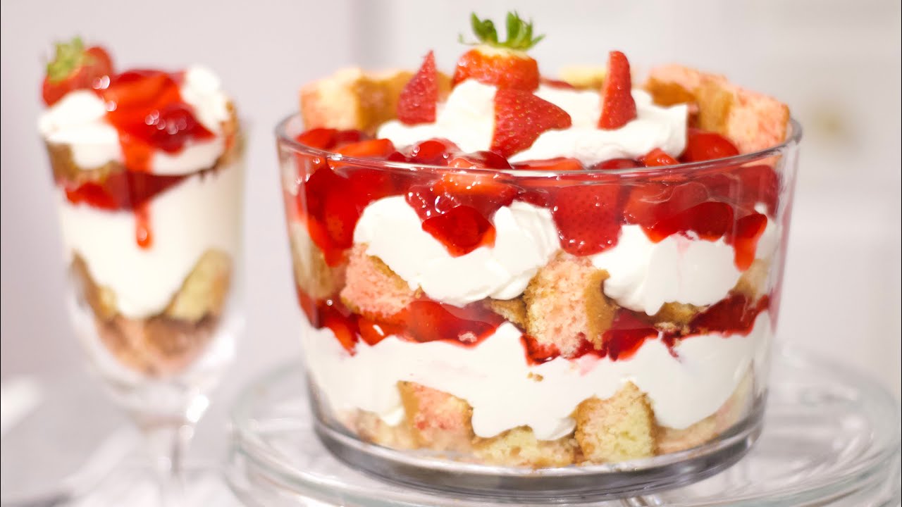 Easy Strawberry Shortcake / Punch Bowl Recipe holiday deserts