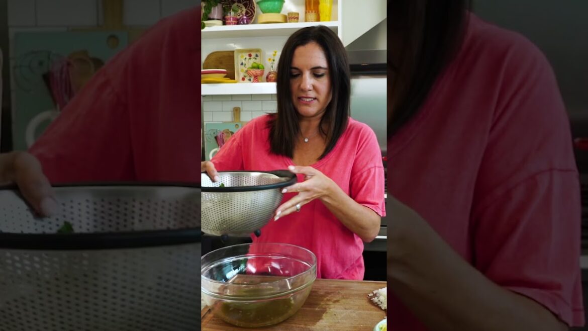 How to Make Cheesy Creamed Spinach #shorts How to Make Cheesy Creamed Spinach #shorts