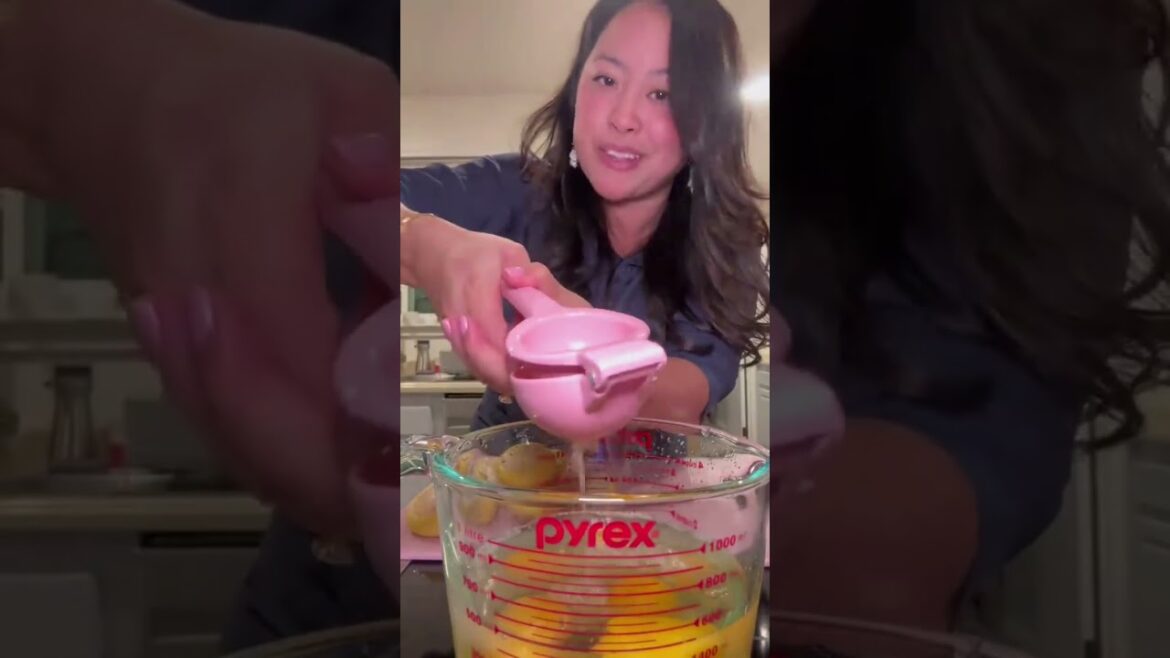 This soup ALWAYS makes me feel better! #avgolemono #greeksoup #lemonsoup #souprecipe #sandramartinel