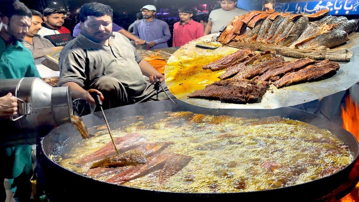 MOST FAMOUS BENGALI BABA MASALA FRIED FISH SELLER | AMAZING RAHU FISH FRY | STREET FOOD MASALA FISH