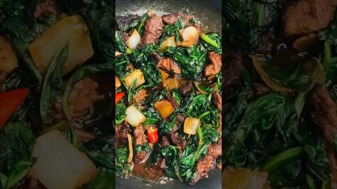 Beef Spinach #beef #beefspinach #cooking #foodlover #meat #meatlovers #spinach #food #shorts #fyp