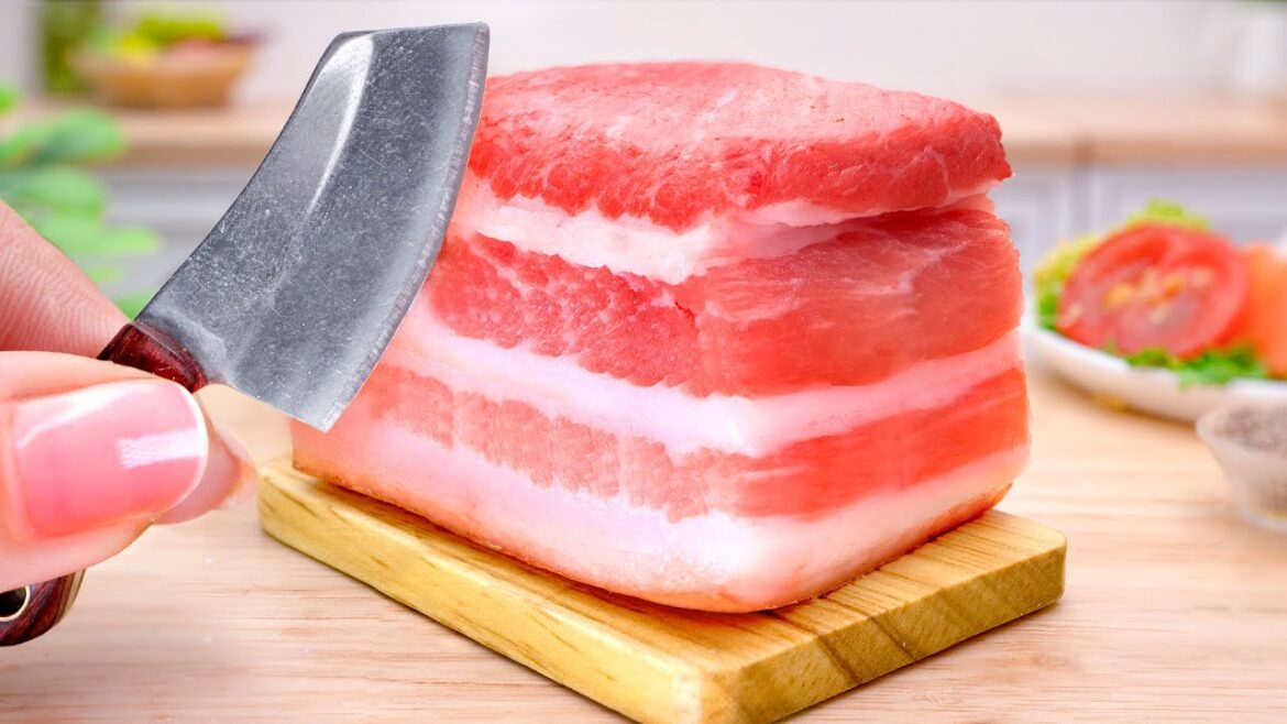 The ULTIMATE Miniature Crispy Pork Belly Recipe |Simple Chinese Crispy Pork Making Skill |Mini Yummy