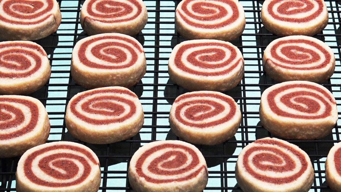 Chocolate Vanilla Pinwheel Cookies Recipe