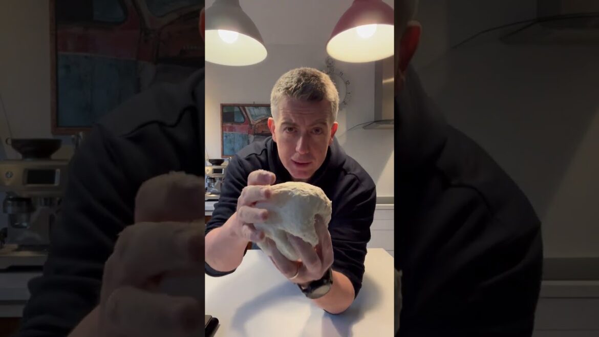 Luigi’s Pizza Margherita – traditional recipe, no special equipment, full guide Luigi's Pizza Margherita - traditional recipe, no special equipment, full guide