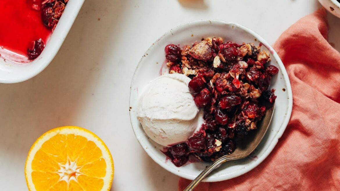 Orange Cranberry Crisp (Gluten-Free & Easy!) | Minimalist Baker Recipes Orange Cranberry Crisp (Gluten-Free & Easy!) | Minimalist Baker Recipes