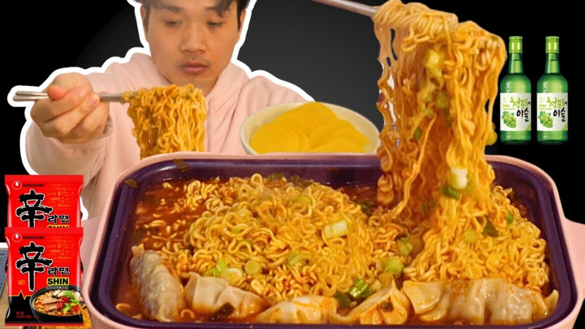 Cheesy Shin Ramen and Dumplings | MUKBANG ASMR EATING SHOW