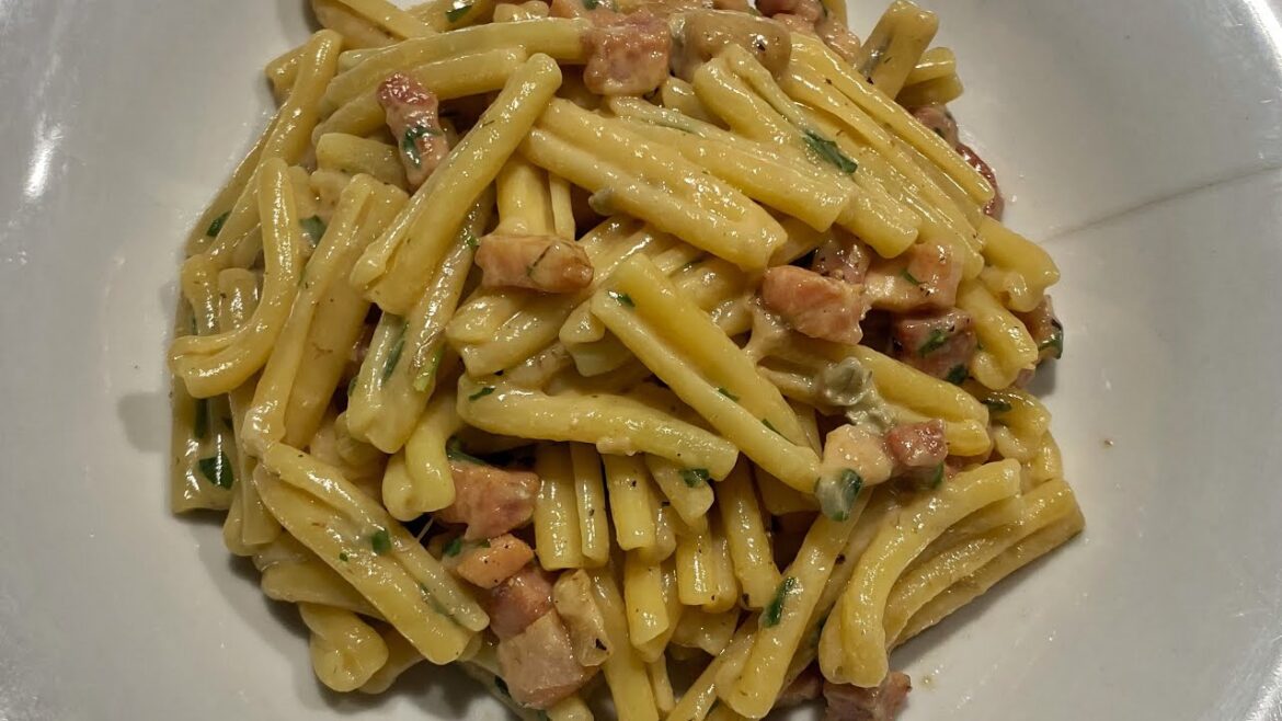 Caserecce alla BOSCAIOLA -  ricetta GODURIOSA  e FACILE!