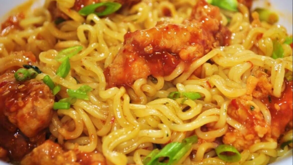 Keto Delight: Chicken Alfredo with Zucchini Noodles Keto Delight: Chicken Alfredo with Zucchini Noodles