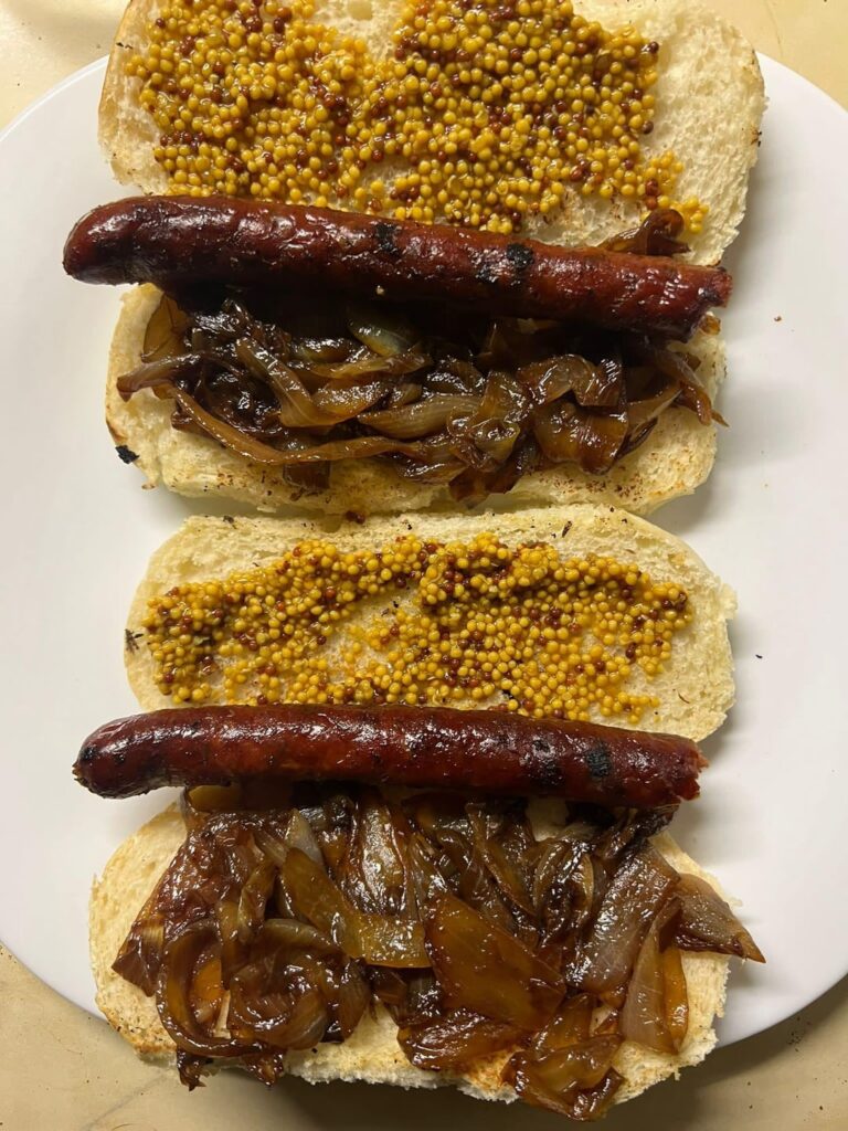 Spicy smoked sausage, grain mustard and caramelized onion in balsamic vinegar. Sweet potato and a little salad on the side. Not much but perfectly balanced flavors imo