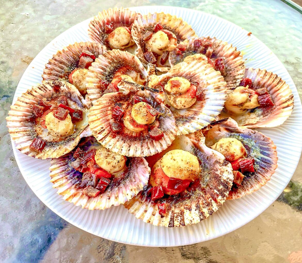 Scallops, olive oil, seasoning, green hatch chili pepper sausage