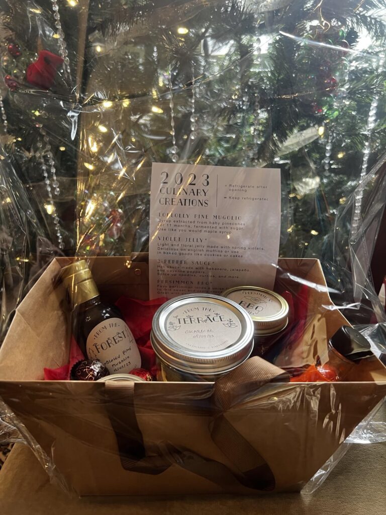 Instead of cookie boxes, I make canning baskets!