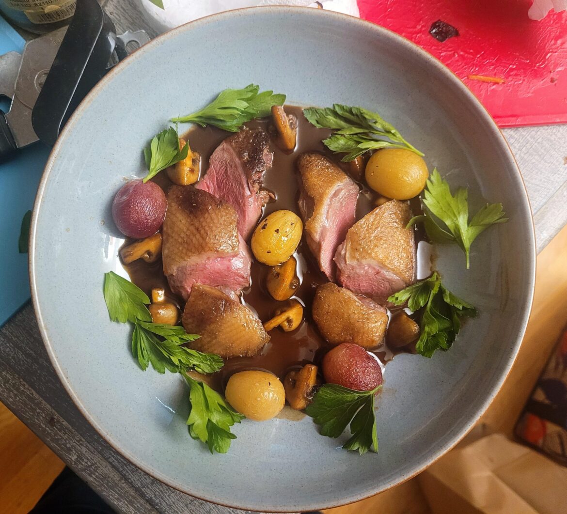 Salmis of wigeon with roasted grapes