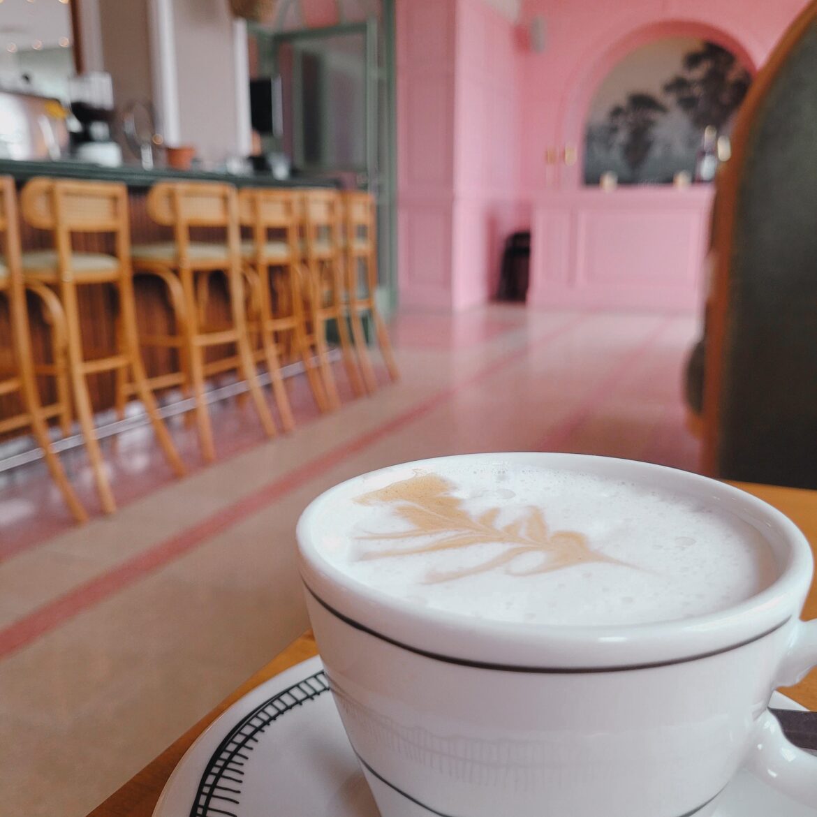 sublime coffee with a touch of milk