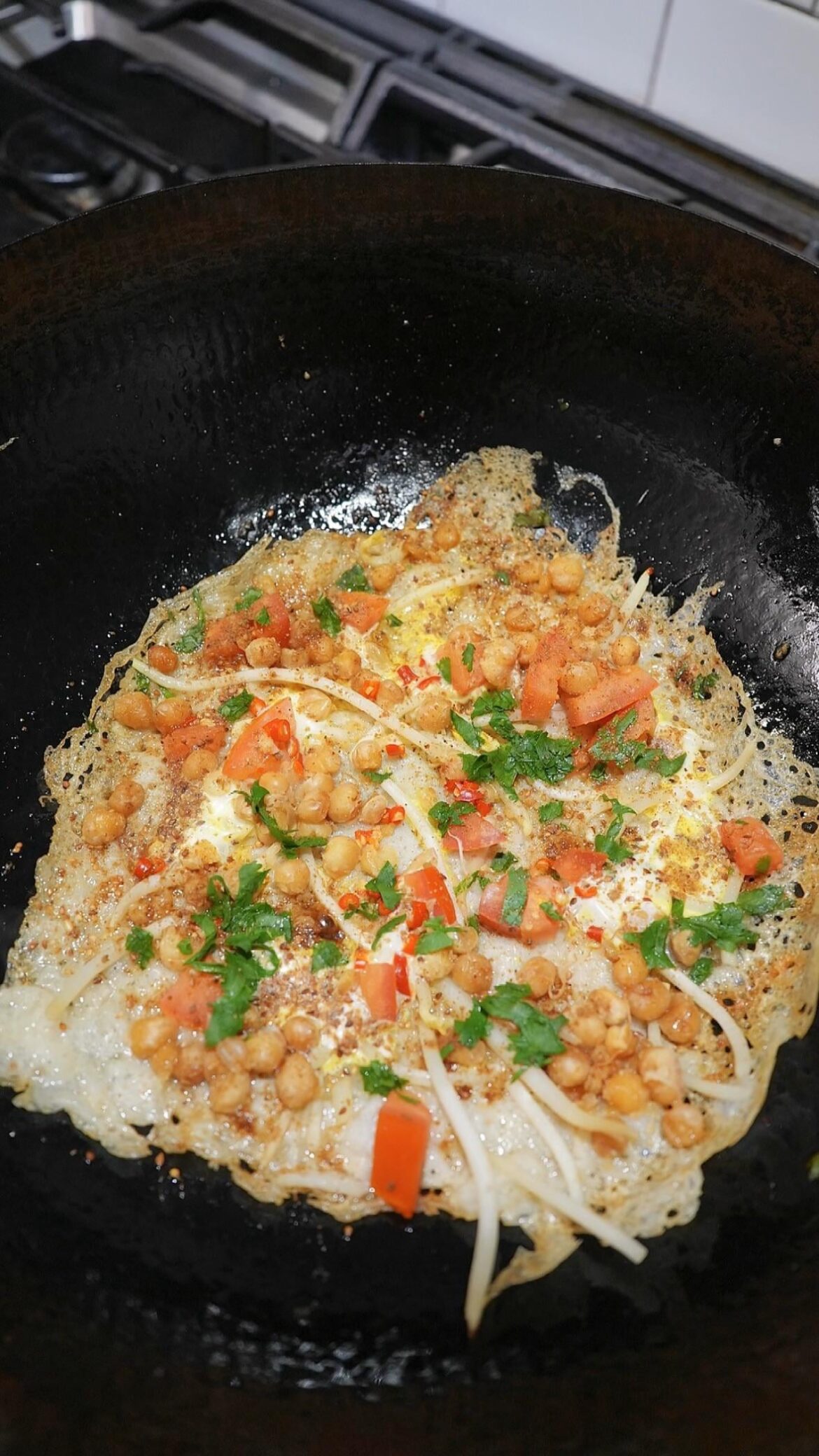 Anyone here Burmese and like Mote Pyar Tha Lat မုန့်ပျားသလက်?