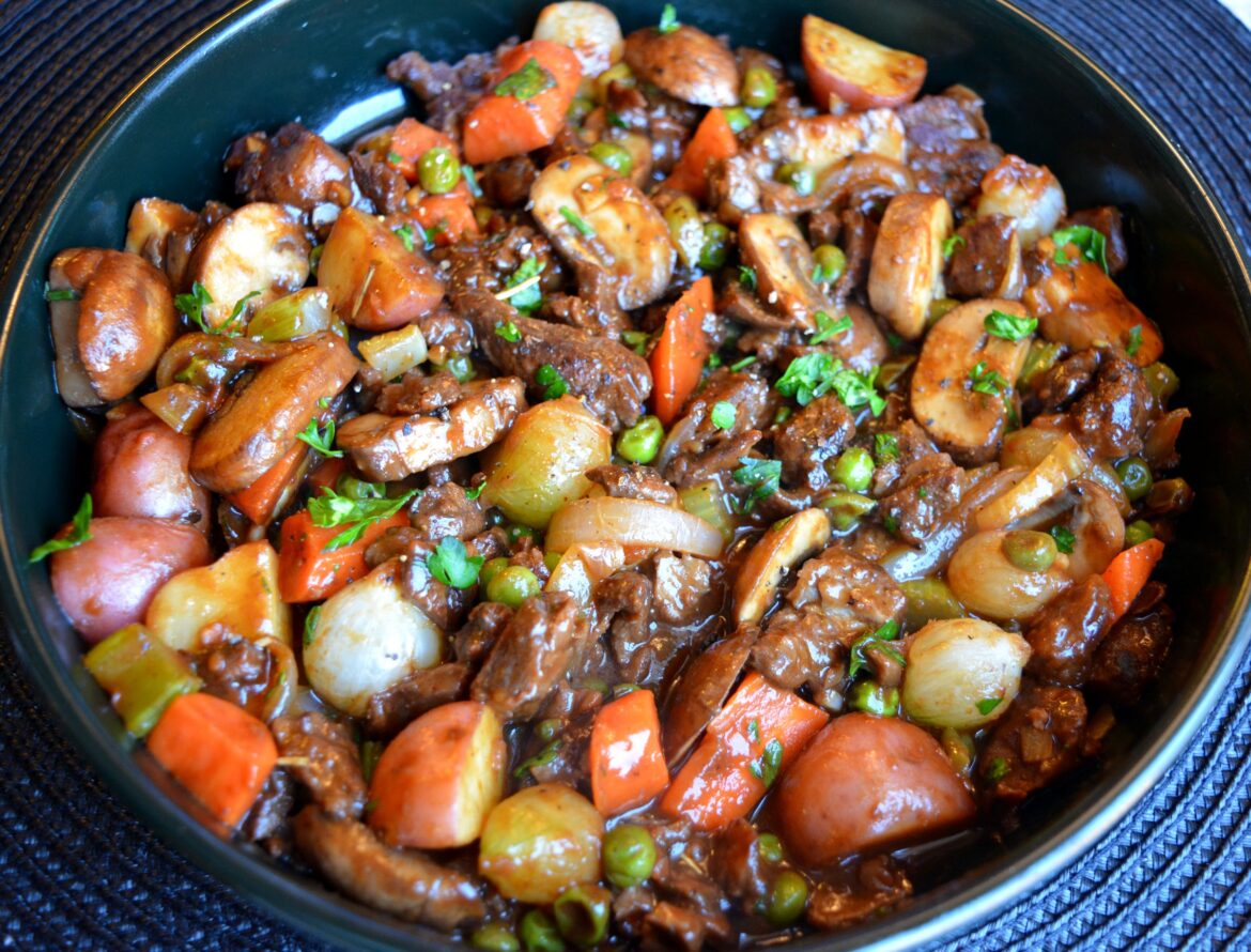 Beyond Steak 'Beef' Burgundy (380 cal, 30 g protein)