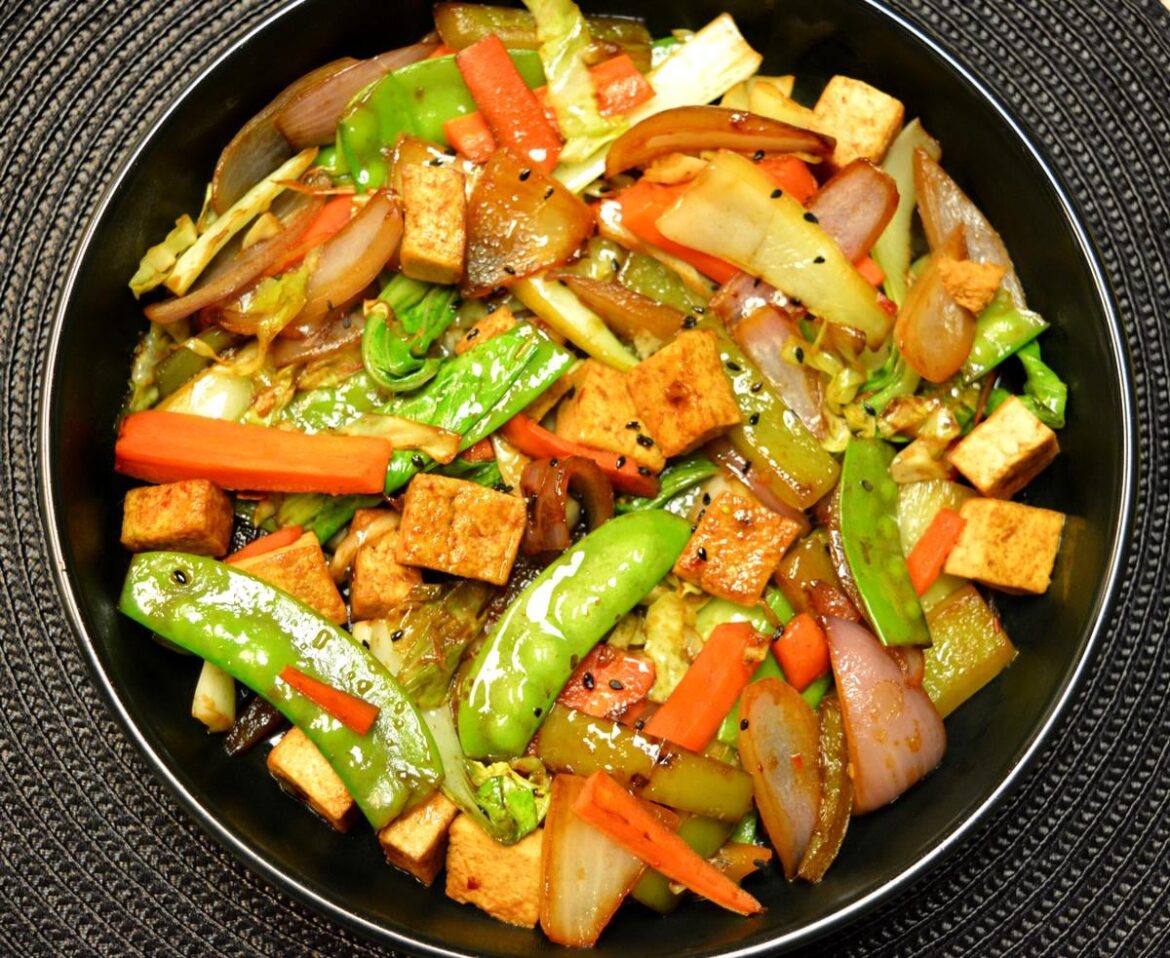 Tofu stir fry. 296 cal, 21 g protein